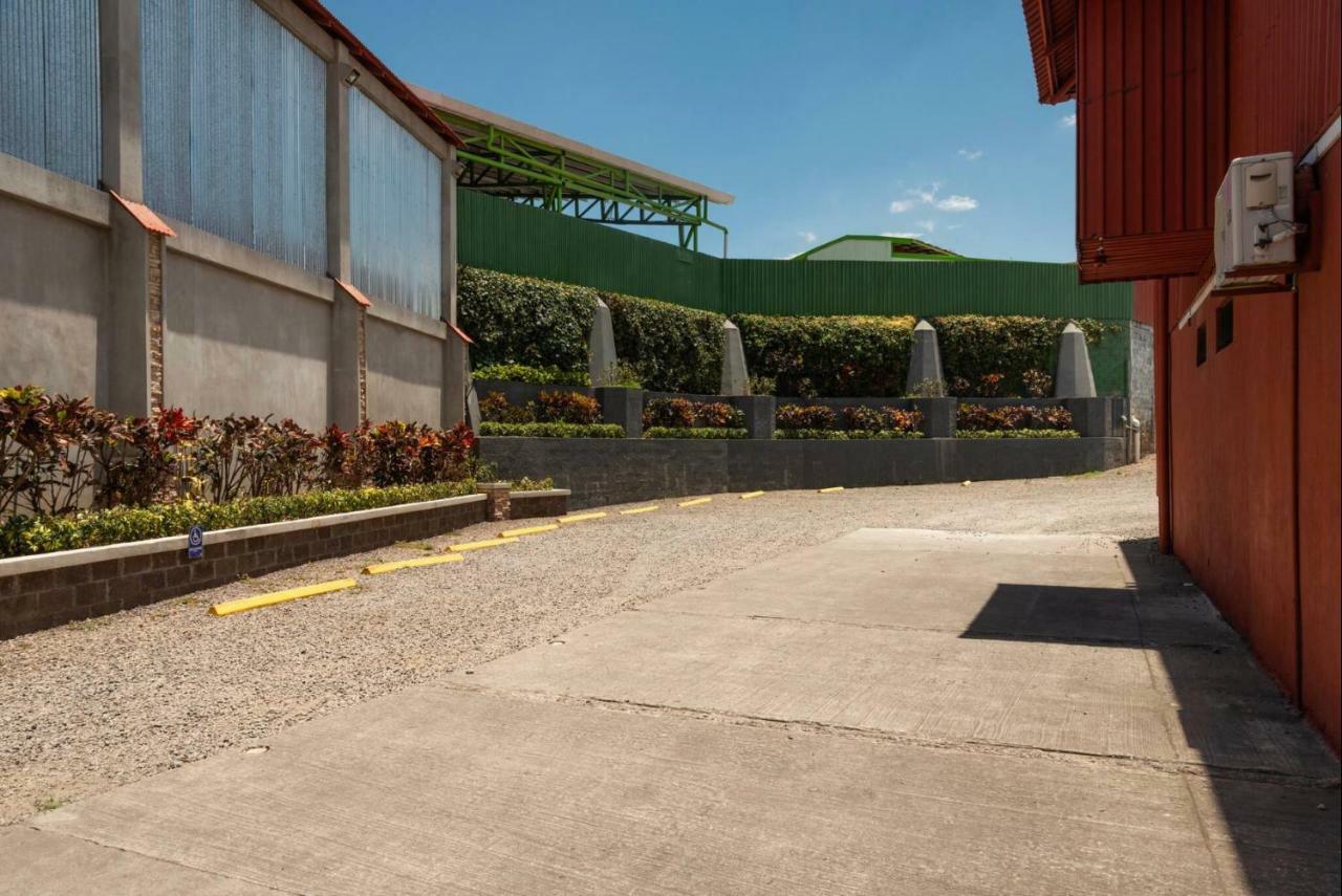 Prado Inn & Suites San José Exteriör bild
